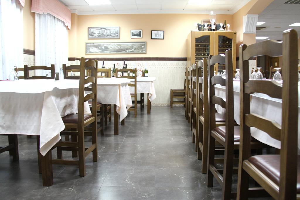 Hostal Restaurante La Masia Vila-real Экстерьер фото