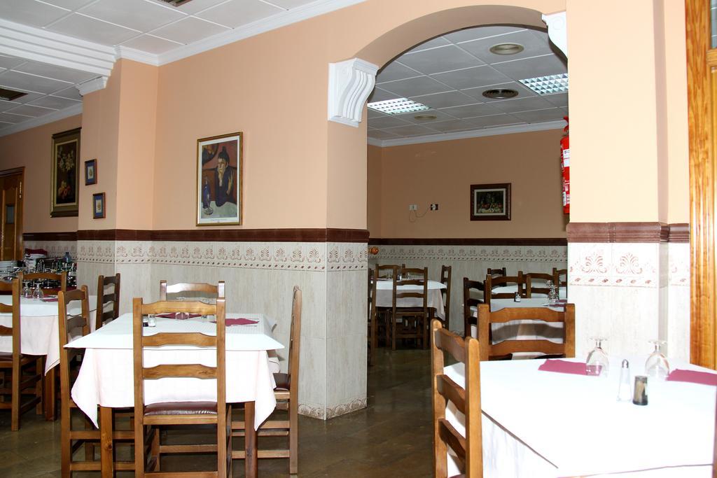 Hostal Restaurante La Masia Vila-real Экстерьер фото