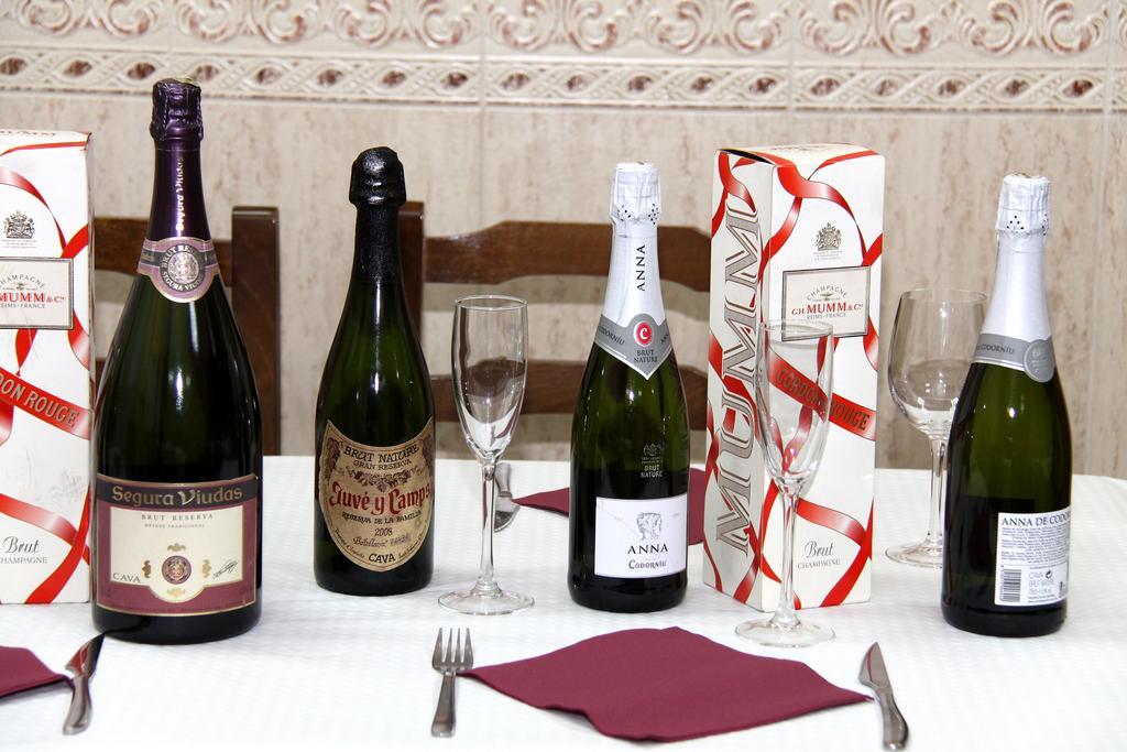 Hostal Restaurante La Masia Vila-real Экстерьер фото