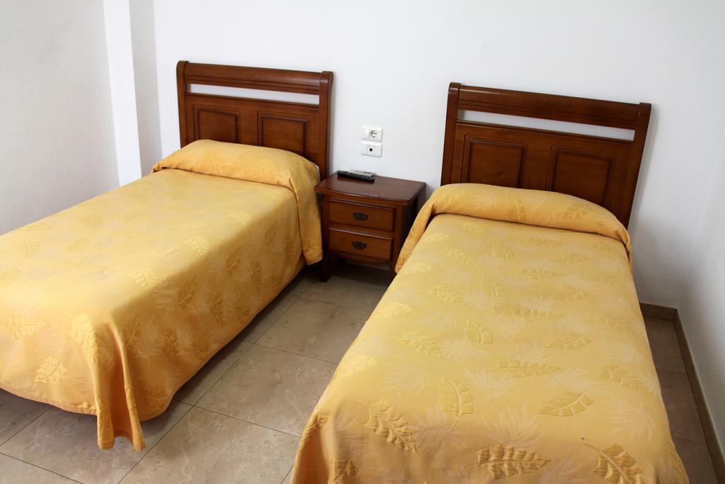 Hostal Restaurante La Masia Vila-real Экстерьер фото