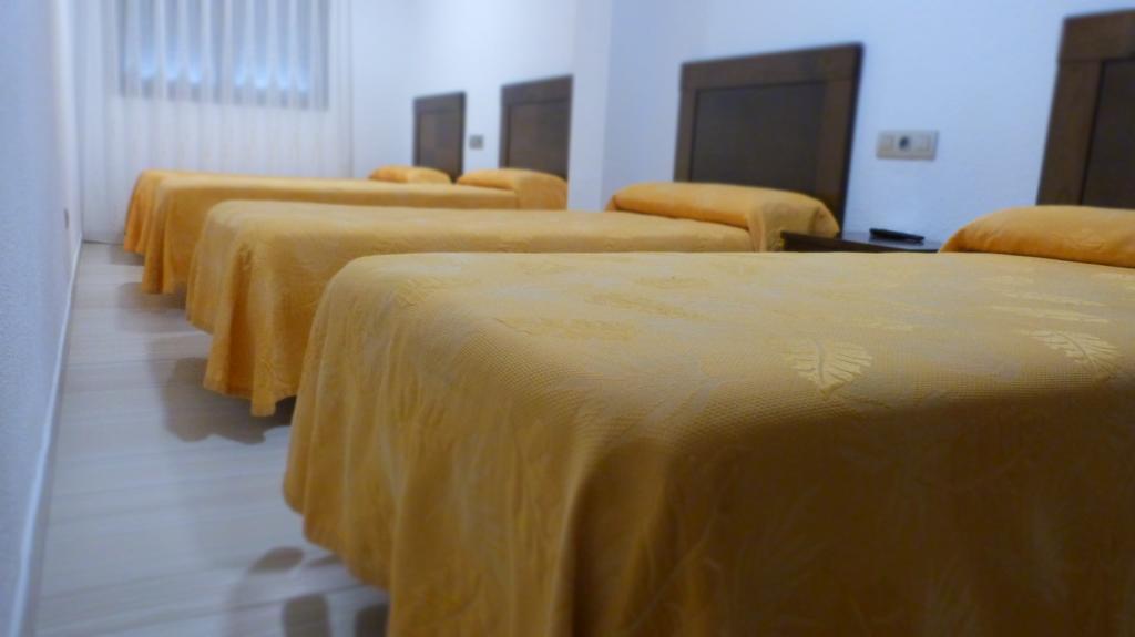 Hostal Restaurante La Masia Vila-real Экстерьер фото