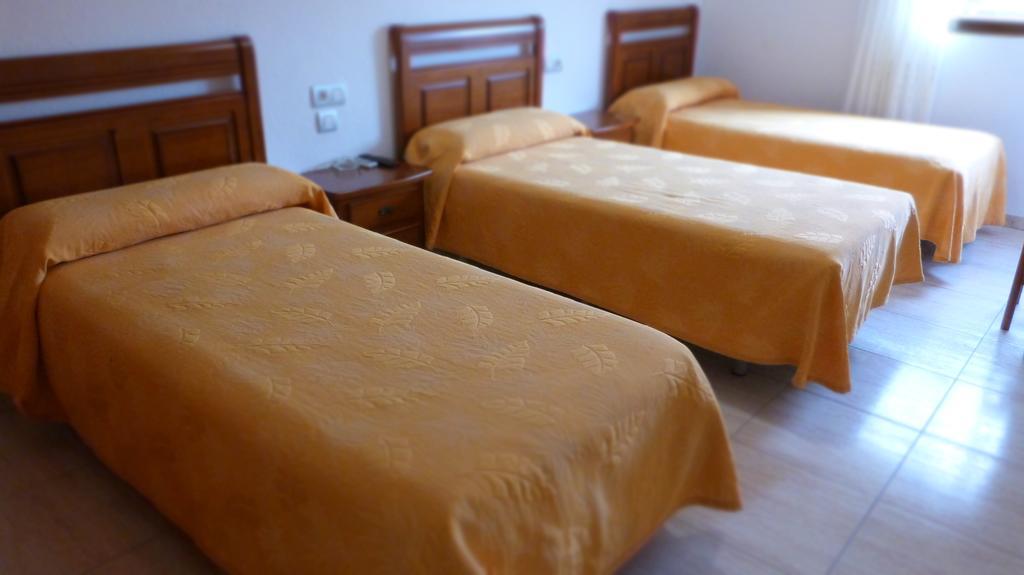Hostal Restaurante La Masia Vila-real Экстерьер фото