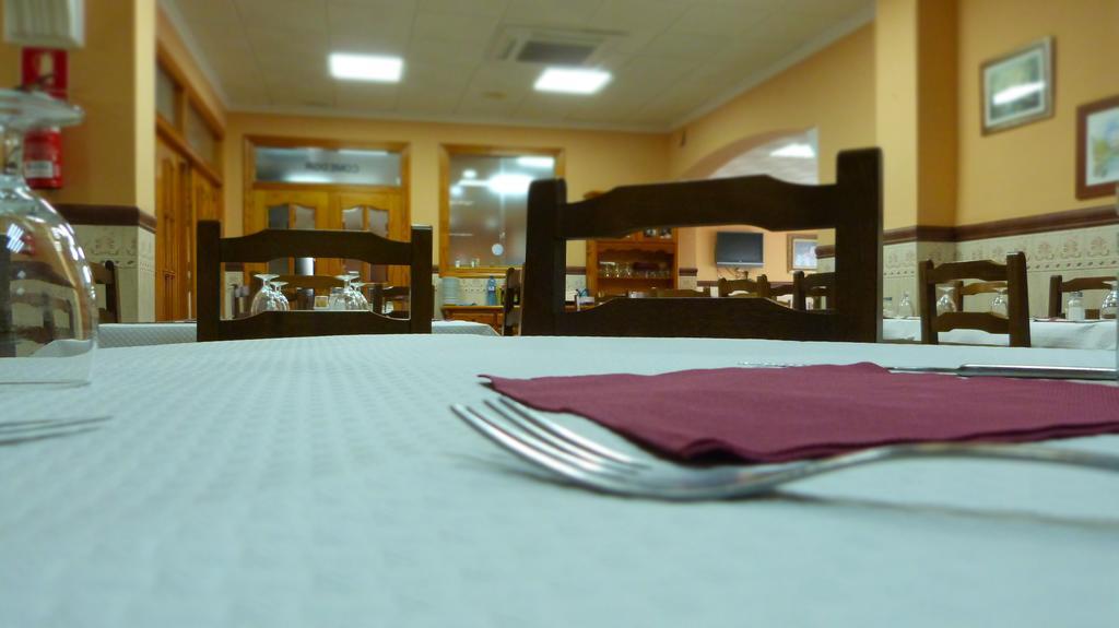Hostal Restaurante La Masia Vila-real Экстерьер фото