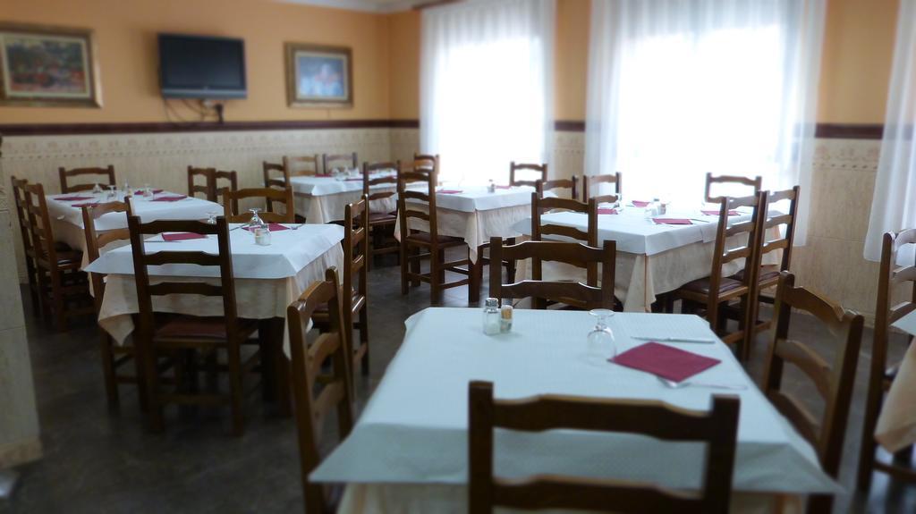 Hostal Restaurante La Masia Vila-real Экстерьер фото