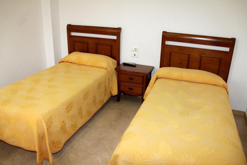 Hostal Restaurante La Masia Vila-real Экстерьер фото